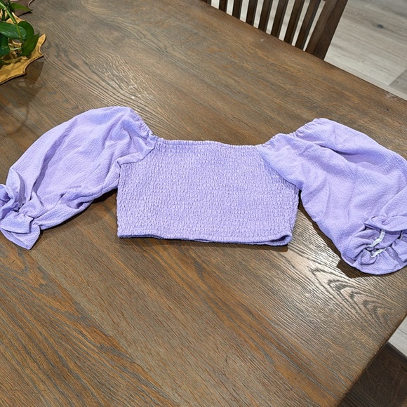 BCBGeneration Puff Sleeve Smocked Crop Top. - Picture 5 of 9